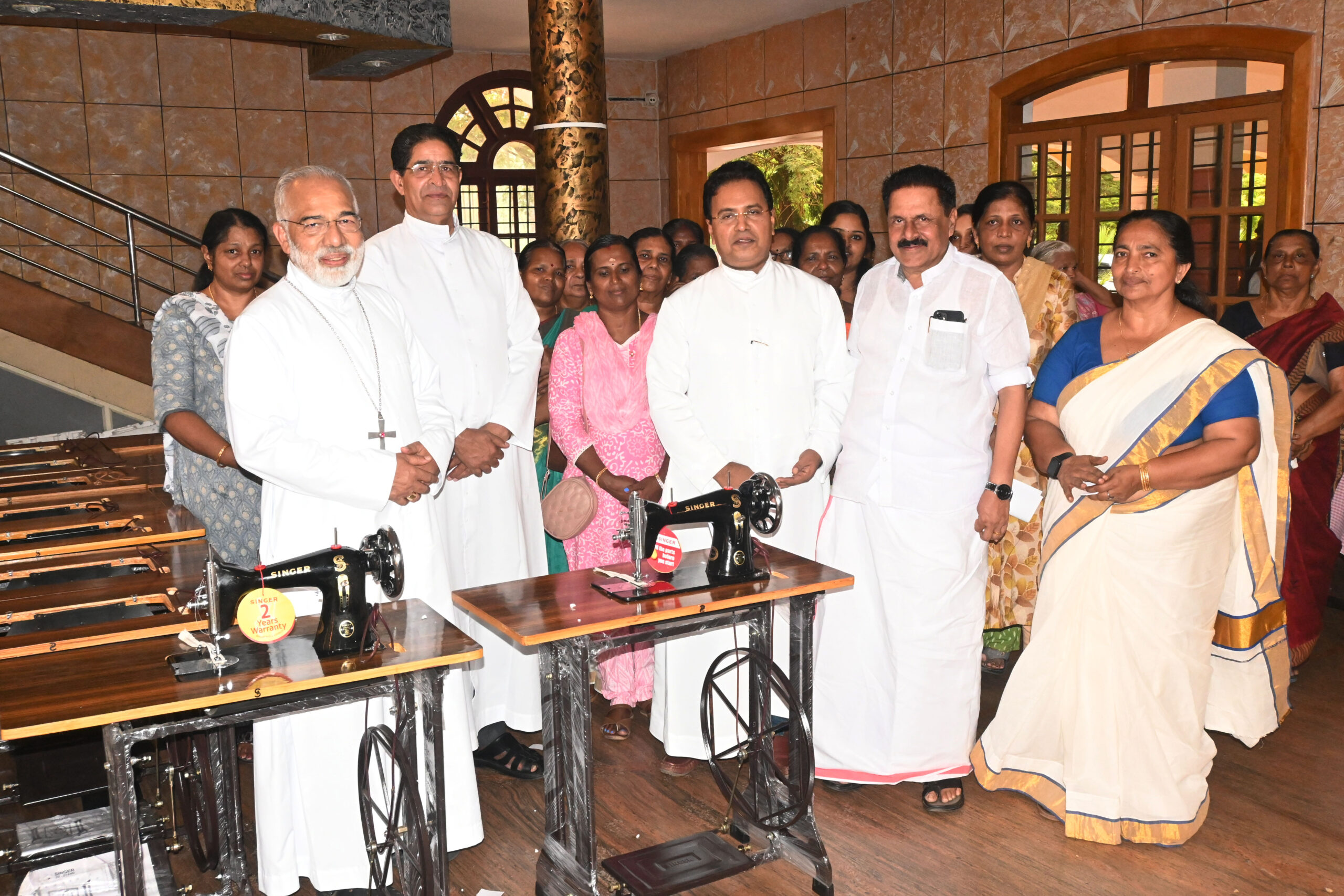 തയ്യല്‍ മെഷീന്‍ യൂണിറ്റുകള്‍ വിതരണം ചെയ്തു