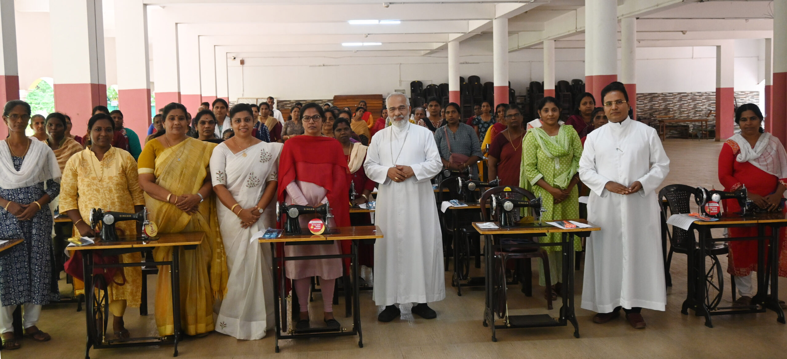 സ്വയം തൊഴില്‍ സംരംഭകത്വ പദ്ധതി തയ്യല്‍ മെഷീന്‍ യൂണിറ്റുകള്‍ വിതരണം ചെയ്തു