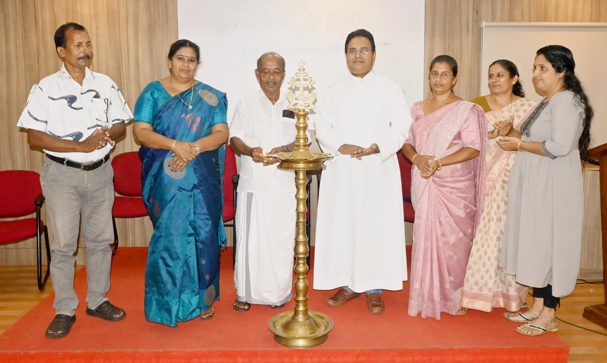 ‘മഴക്കുട’ മഴക്കാല രോഗ ബോധവല്‍ക്കരണ പരിപാടി സംഘടിപ്പിച്ചു